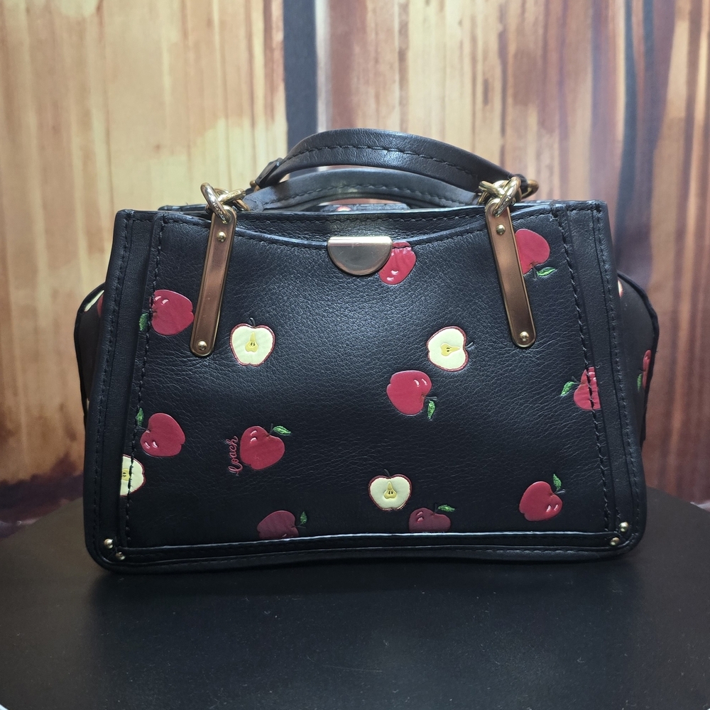 Coach Dreamer 21 Scattered Apple Crossbody Bag -RARE - EUC - Picture 4 of 16